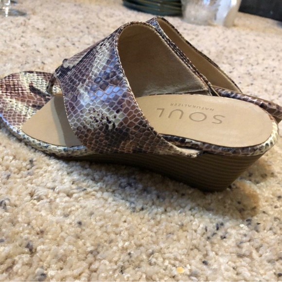 Snakeskin wedge sandals - Picture 5 of 7